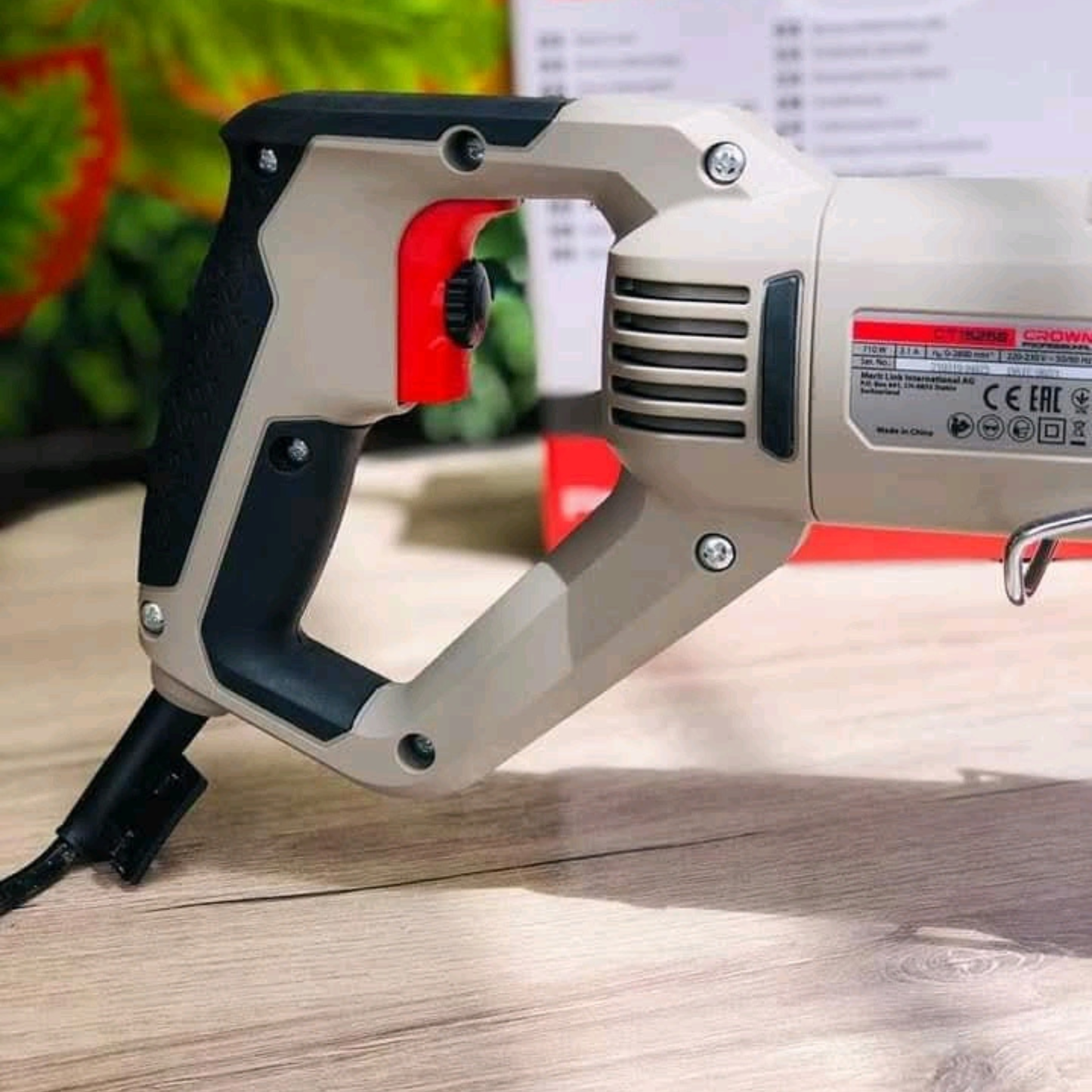 SCIE SABRE CROWN 710W